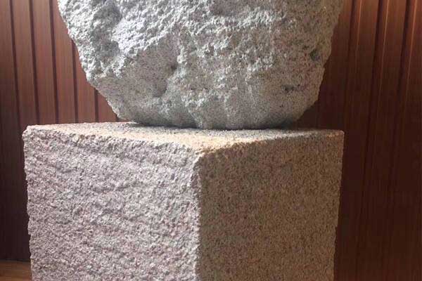 仿石漆噴涂施工，一次成活好還是兩次成活好？仿石漆（水包砂）施工噴幾次為宜？